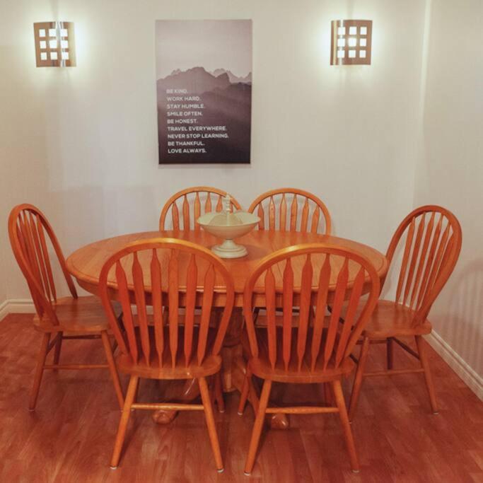 Large Upstairs Flat In Downtown Century Building Apartamento Belleville Exterior foto